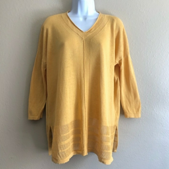 ● Rachel Zoe | Linen Blend Tunic Top - Picture 2 of 13